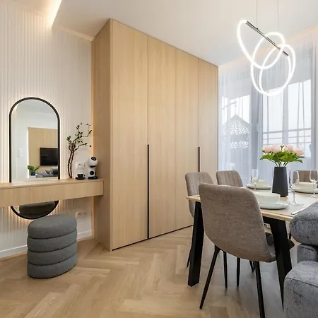 Appartement Citypark Skyline With Balcony & Free Parking