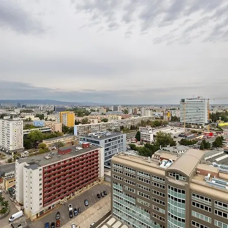 Citypark Skyline With Balcony & Free Parking Bratislava